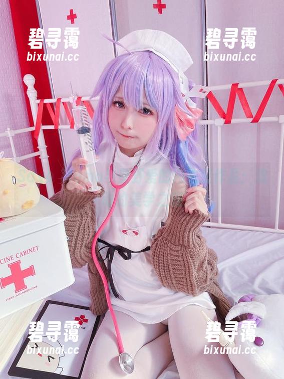 Sayo Momo与星野爱的内衣装作品：流动的美学之旅